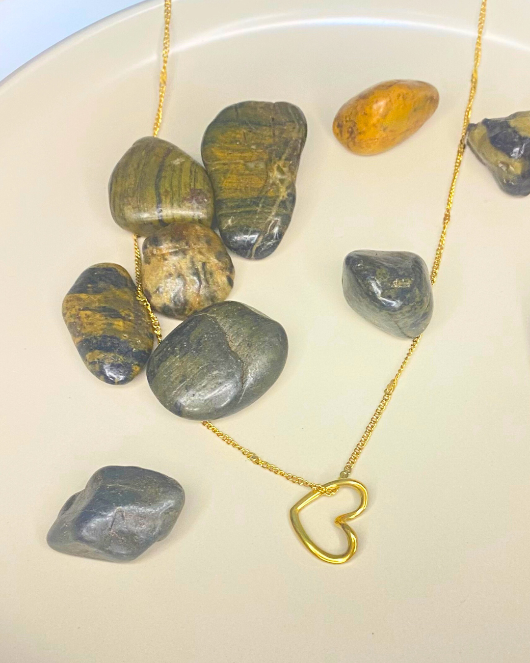 Heart Shape Pendant Necklace - 18K Gold Plated 316 Stainless Steel - Cuban Chain
