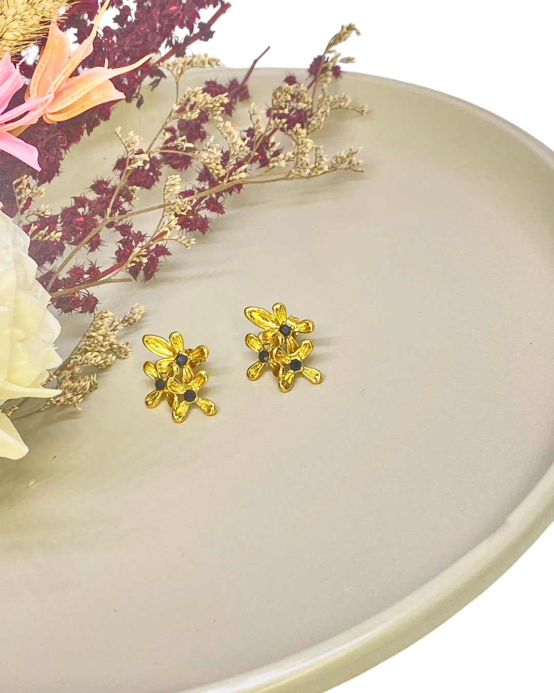 Chic Triple Flower Pearl Inlay Stud Earrings - 18K Gold Plated 316L Stainless Steel
