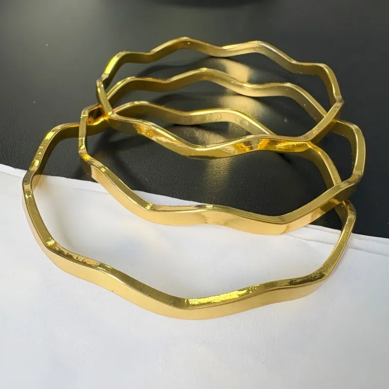 Minimalist Retro Style 18K Gold Plated Bangle β 304 Stainless Steel