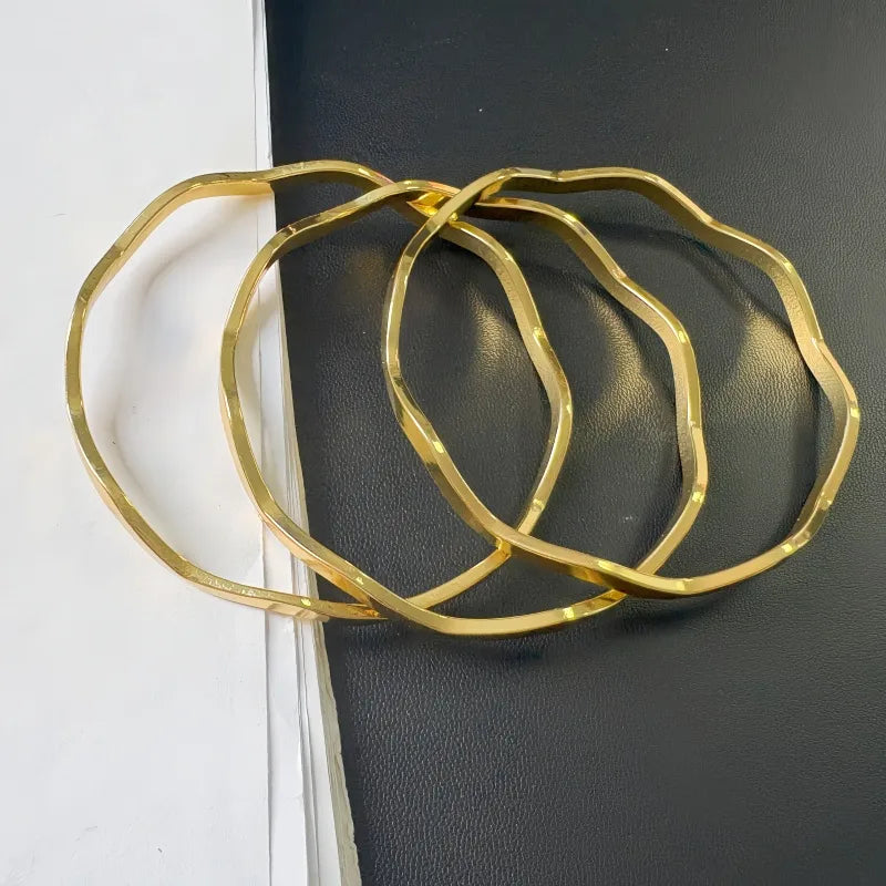 Minimalist Retro Style 18K Gold Plated Bangle β 304 Stainless Steel