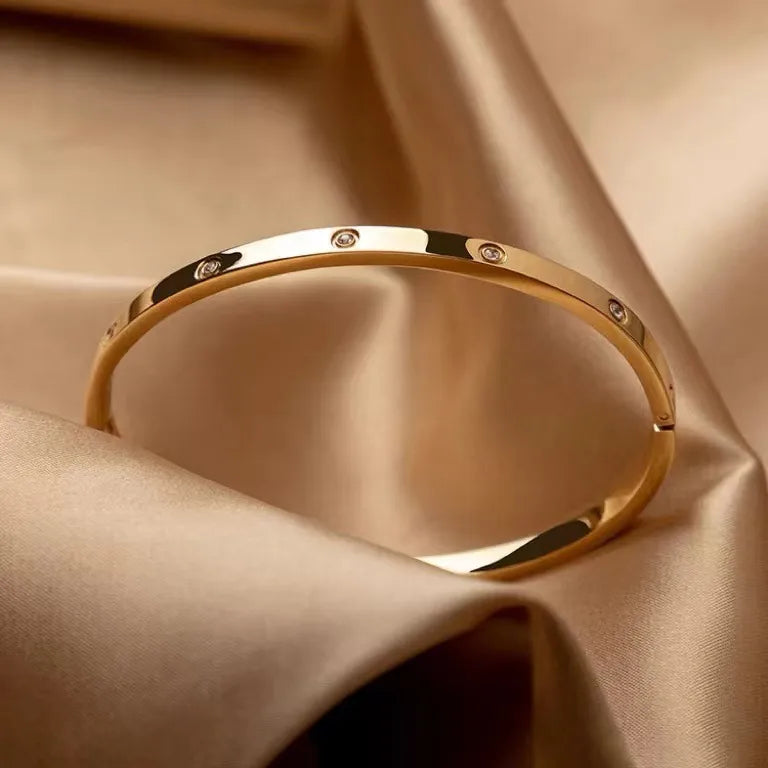 "Casual Geometric Zircon Bangle – 18K Gold Plated 304 Stainless Steel, Minimalist Streetwear Jewelry"