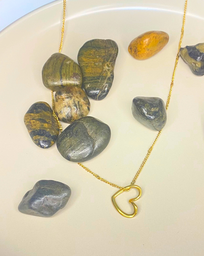 Heart Shape Pendant Necklace - 18K Gold Plated 316 Stainless Steel - Cuban Chain