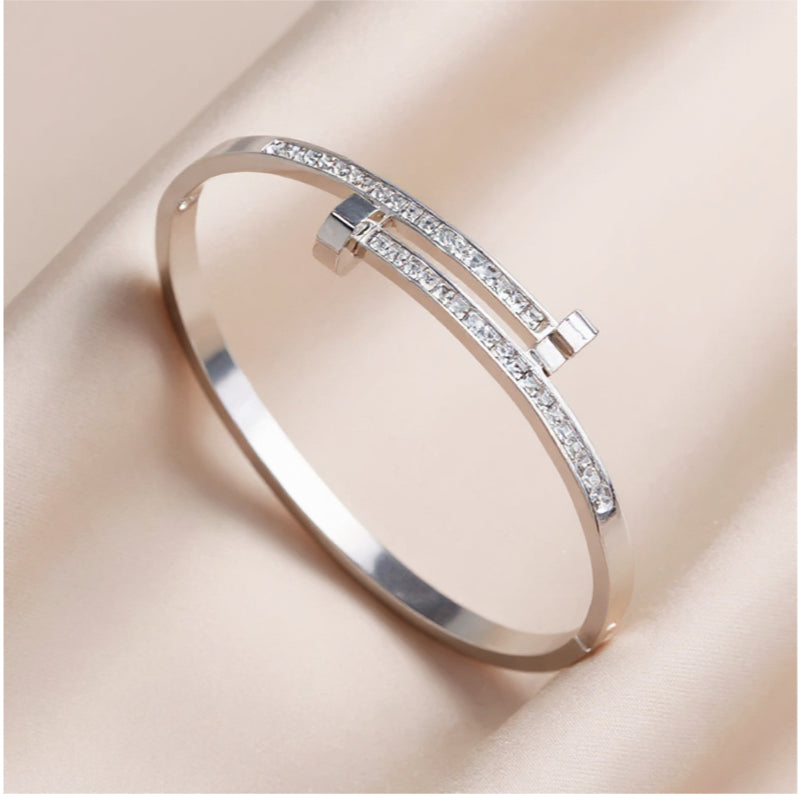 LYN Pavé Zircon Nail Head Bangle – 18K Gold Plated 304 Stainless Steel