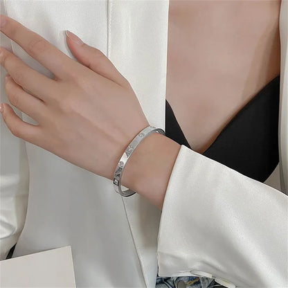 "Casual Geometric Zircon Bangle – 18K Gold Plated 304 Stainless Steel, Minimalist Streetwear Jewelry"